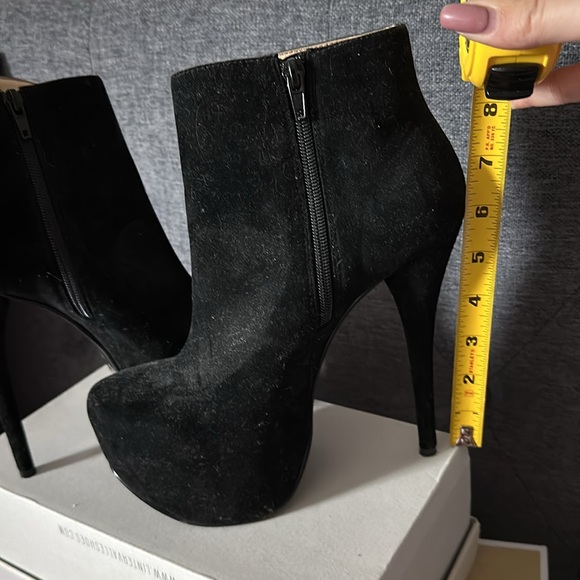 B2 Faux Suede Platform Booties - Picture 4 of 7